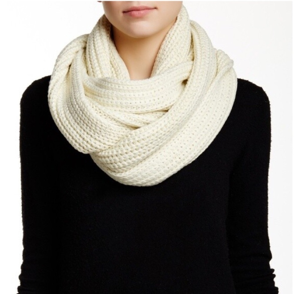 J. Crew Women's Ivory Ribbed Cable Knit Infinity Scarf Lambs Wool Cashmere Blend